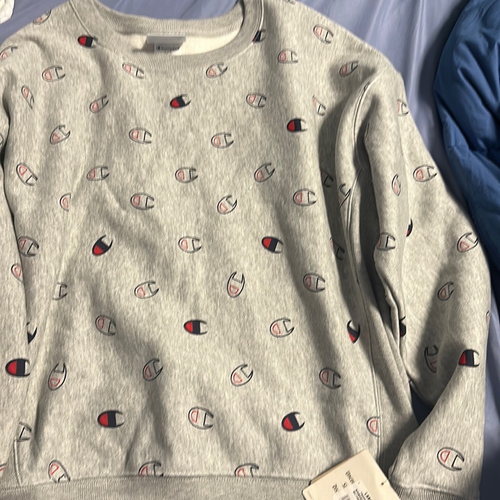 Brand new women’s crewneck Champion sweatshirt size Large